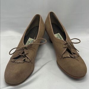 Vintage Outdorables by Daniel Green Tan Suede Heels